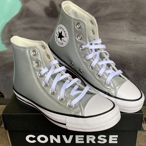 CONVERSE CTAS HI SILVER/WHITE/BLACK WMNS - Picture 2 of 16